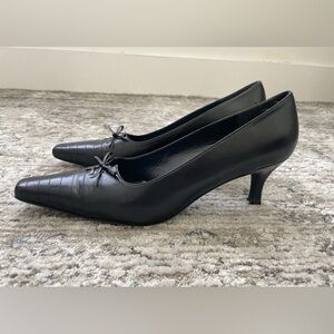 S. Weitzman Black Leather Kitten Heel Pump Size 11 Square Toe Bow 4W22151